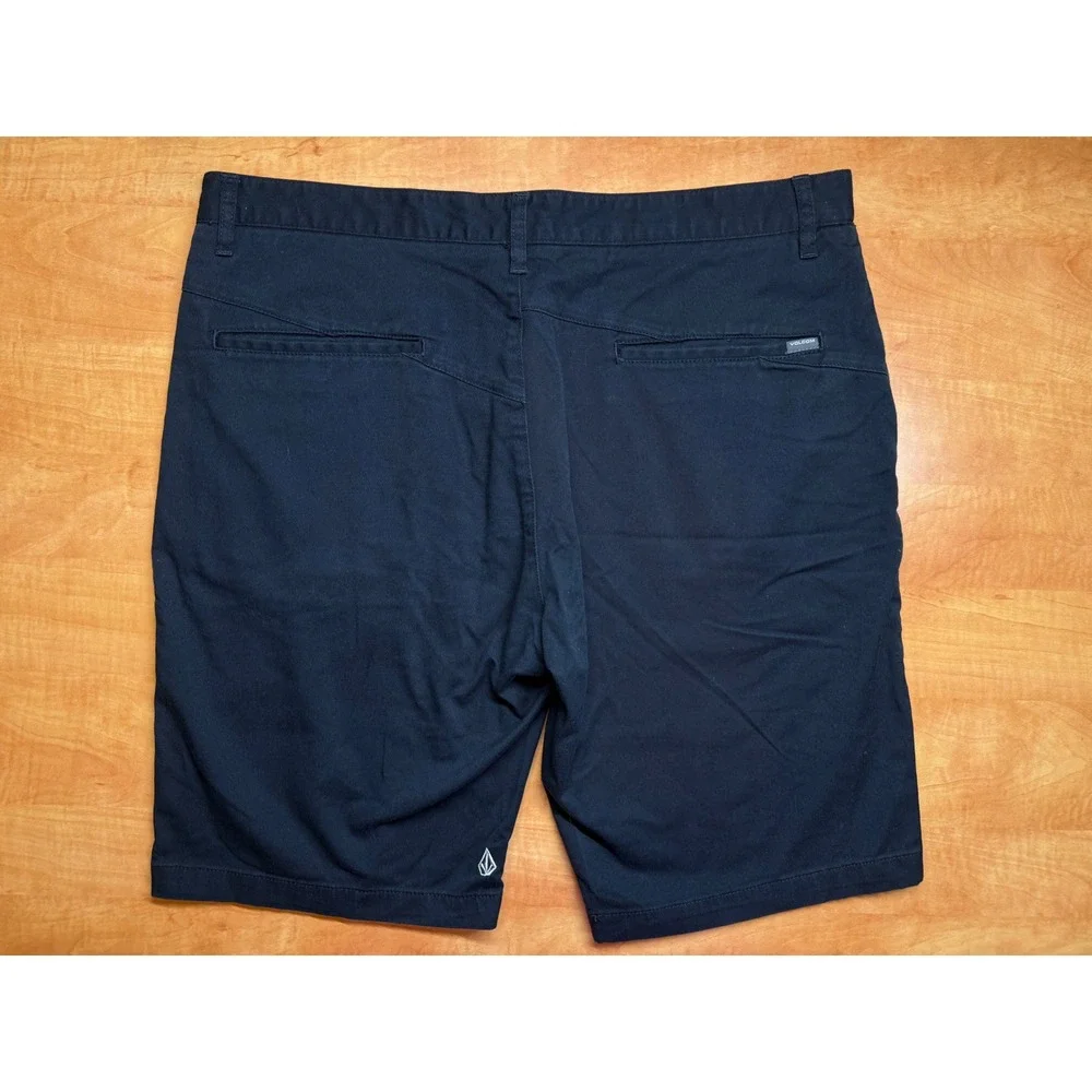 Volcom Mens Chino Shorts Black Size 38 Cotton Blend Stretch Flat Front Skate